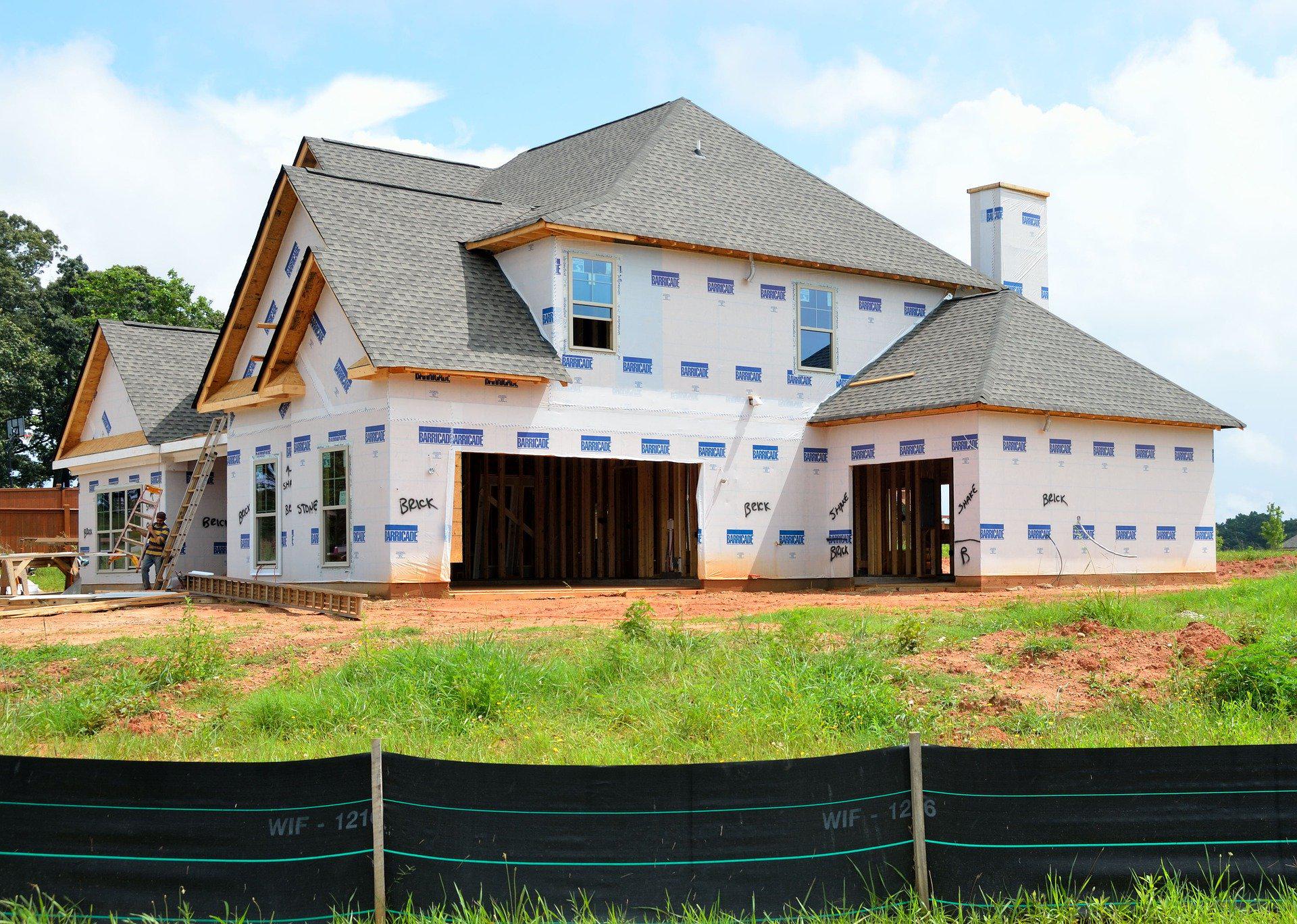 Budowa domu – jak zadbać o jego bezpieczeństwo?